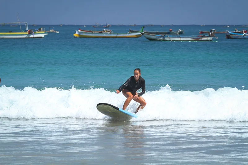 La surfista selong belanak