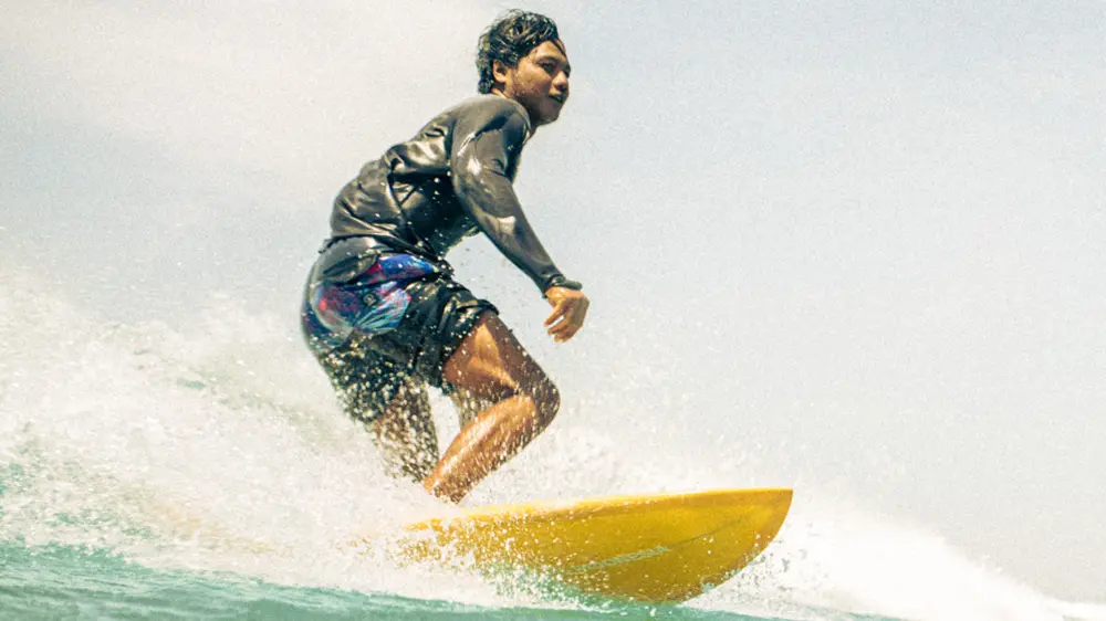 LMBK Surfhouse guest surfing